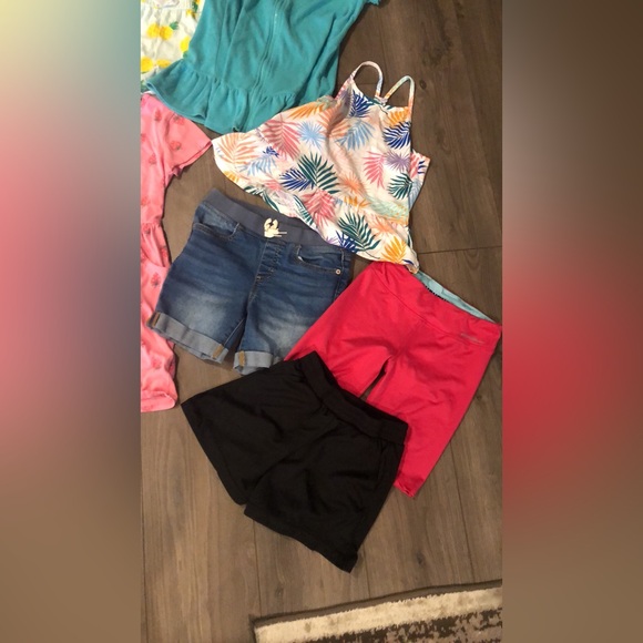 Girls summer clothing bundle - Picture 2 of 10